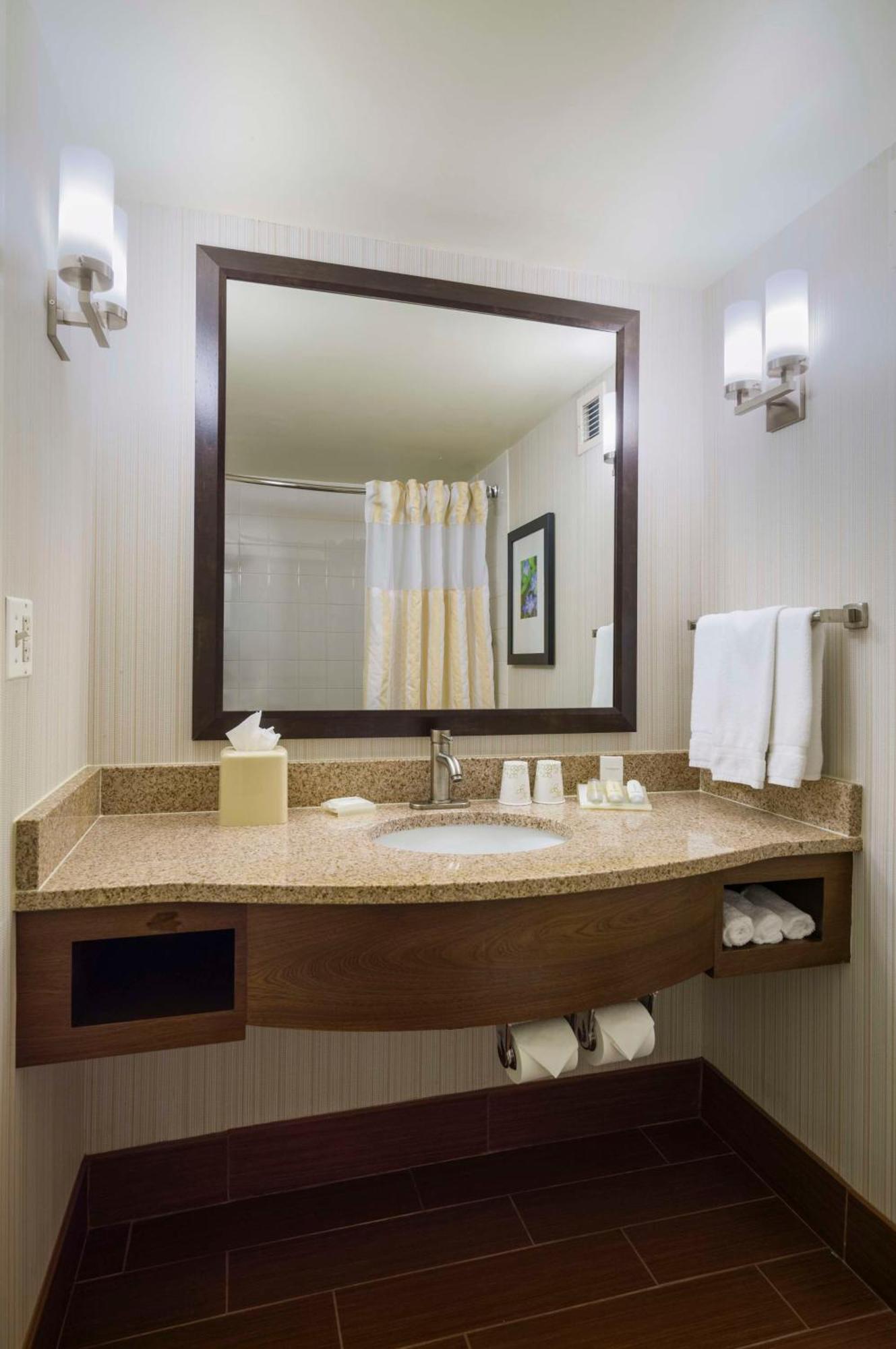 Hilton Garden Edison/raritan Center Hotel